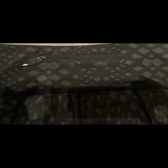 Lululemon Crop - Picture 4 of 5